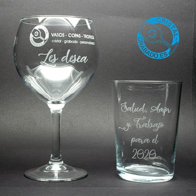 Copas grabadas vasos personalizados. Feliz 2020 de cristalgrabado.es